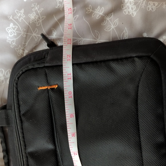 Amazon Basics tablet carrier - Picture 7 of 8